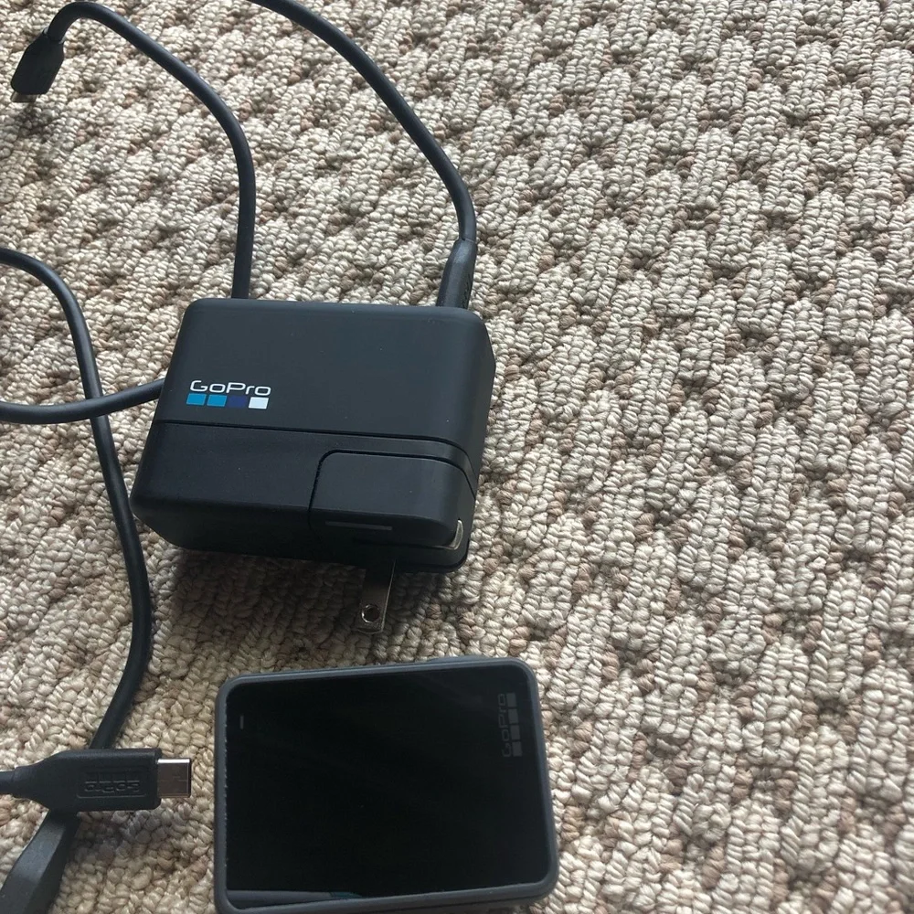 NEW Go Pro Hero 6 4k waterproof - never used. (Plus accessories)
